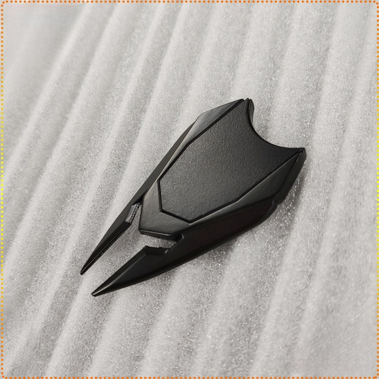 Divot Repair Tool - ส้อมซ่อมสนามกอล์ฟอเนกประสงค์ทำจากโลหะ ผลิตจากซิงค์อัลลอยหล่อขึ้นรูปชิ้นเดียว ขนาดสั้น พร้อมคลิปหนีบเข็มขัด สีเขียว พร้อมแม่เหล็ก
